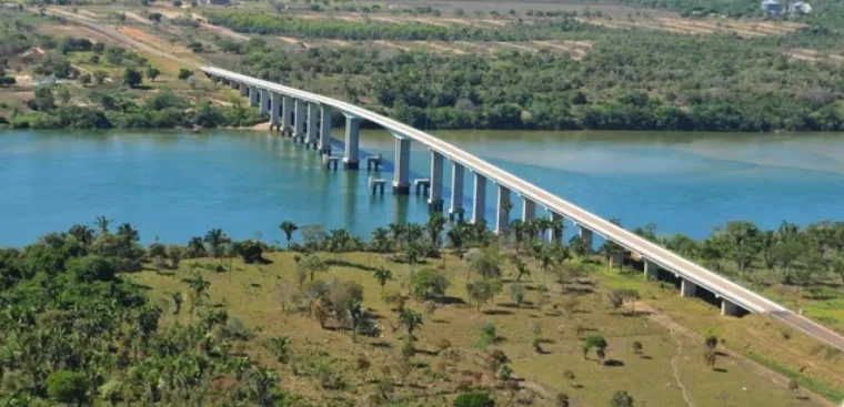 Ponte Leôncio Miranda, sobre o Rio Tocantins, no km 164 da BR-235