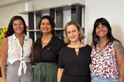 coletivo-somos-propoe-parada-de-onibus-fora-dos-pontos-para-mulheres-e-idosos-a-noite